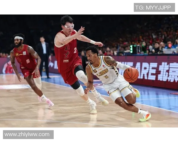 深圳篮球队中路突破革新探索新战术与团队协作的完美结合