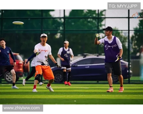 武汉飞盘队与北京飞盘队赛后复盘团队协作的精彩瞬间与经验分享